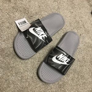 🚨SOLD🚨 Nike Slides